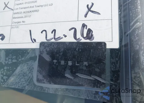 2018 Tesla Model 3 Long Range/Performance z USA, uszkodzony, nr VIN 5YJ3E1EB2JF116799